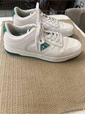 GUESS Men's White Sneakers with Teal Accents.size 11